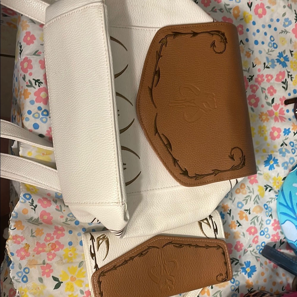 Star Wars, White and Brown Leather Shoulder Bags